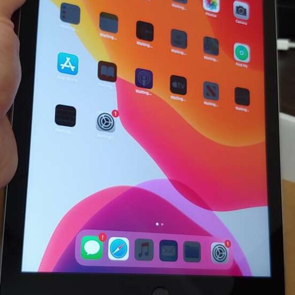 Apple iPad 6 32GB 9.7" WiFi+SIM Unlocked!! Very good!! - Picture 2 of 5